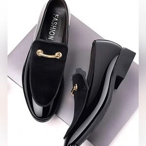 Brand new , never worn . Ordered by mistake Sz 10 men